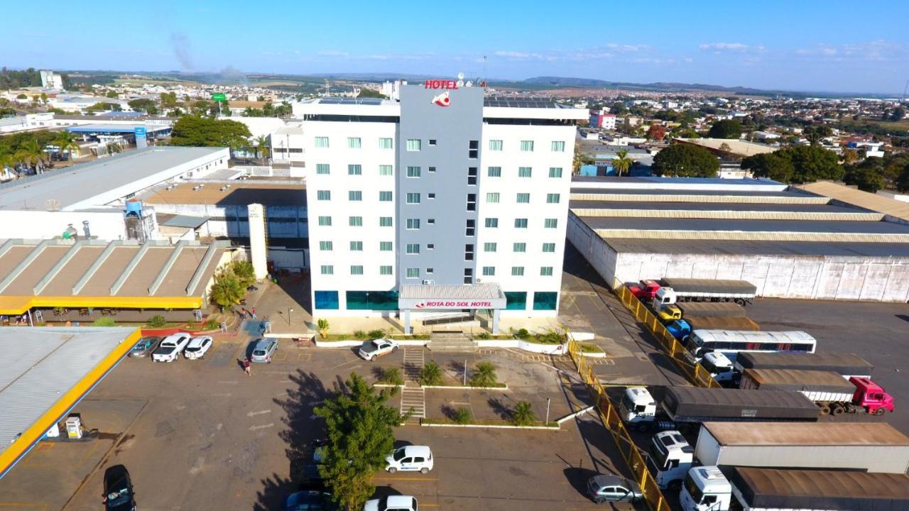 Hotel Rota Do Sol Patrocinio Bagian luar foto